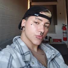 Ray Cameron's Instagram, Twitter & Facebook