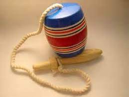 Te lo pasar�s en grande y a la vez sufrir�s de lo lindo mientras disparas a los enemigos en el campo de batalla. 10 Juguetes Tradicionales Mexicanos Que Niegan A Desaparecer Juguetes Tradicionales Mexicanos Juguetes De Antes Balero Juguete