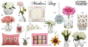 Our mason jars and milk bottle jars make the perfect jar vase, and our expert staff present your chosen arrangement perfectly in your chosen vase. The World Of Kitsch