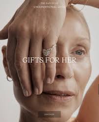 kate bell photographed by jess ruby james for sarah and sebastian in studio  218