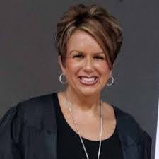 Jennifer Heide's Instagram, Twitter & Facebook