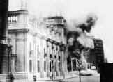 brennender Präsidentenpalast in Santiago de Chile