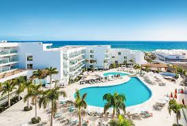 As an island city, it only has a population of under 56,000 and depends on tourists to survive. Lava Beach 171 2 0 6 Updated 2021 Prices Hotel Reviews Puerto Del Carmen Spain Tripadvisor