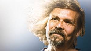 „pracovat pro sky history a netflix je jako vytlačit autobus na nejvyšší horu v evropě, říká scenárista, režisér a producent petr vachler. Petr Vachler Uz Neresim Lidi Kolem Sebe Novy Fenix