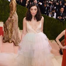 The 2021 met gala — happening sept. Lorde Has The Ultimate Princess Dress Moment On Tour Vogue