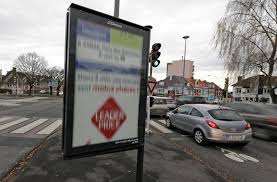 La visibilité est le critère prédominant pour les panneaux publicitaires, ainsi que la clarté des informations qu'ils présentent. Quel Remede Contre L Invasion Et La Pollution Des Panneaux Publicitaires