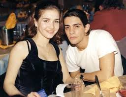 En medio de la trama de viudas e hijos del rock & roll (a las 22, por telefe), el miércoles pablo echarri y celeste cid, la pareja protagónica de resistiré, volvieron a estar juntos en pantalla. Who Is Pablo Echarri Dating Pablo Echarri Girlfriend Wife