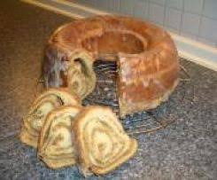 Hefekranz Mit Nussfullung Rezept Hefekranz Nusszopf Rezept Lebensmittel Essen