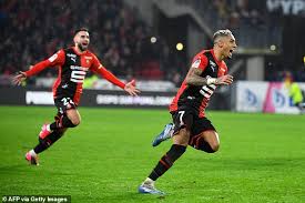 Football club de nantes page on flashscore.com offers livescore, results, standings and match details (goal scorers, red cards upcoming matches: Rennes Siegel Unglaubliche Spaten Sieg Gegen Den Rivalen Nantes Punkten Sie Zweimal Tief In Der Nachspielzeit Aktuelle Boulevard Nachrichten Und Fotogalerien Zu Stars Sternchen