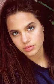 When it comes to '90s fashion icons, no one compares with angelina jolie. Young Jolie Angelina Jolie Young Angelina Jolie Lips Angelina Jolie 90s