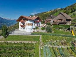Obereggerhof In Schenna Bewertungen Und Verfugbarkeiten Landreise De Hof Obstwiese Ferienhaus