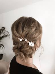 Brautfrisur Mit Haarschmuck Brautfrisur Brautstyling Braut