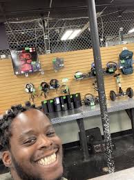 maX it PAWN in Lakeland Ave N, Crystal