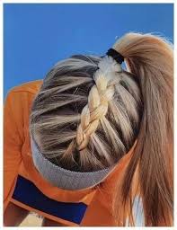 Check out these pictures of medium length hairstyles for men and haircuts for slick styles, pomps, mohawks and more. 72 Einfache Und Niedliche Frisuren Fur Den Schulanfang Die Sie Ausprobieren Mussen Hairide Sporty Hairstyles Hair Styles Long Hair Styles