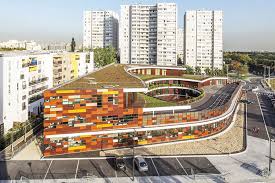 L'école est placée sous la tutelle du ministère de l'enseignement supérieur et de la recherche scientifique. Ecole Bobigny Paris French School Building E Architect