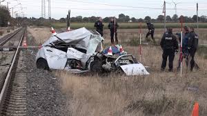 Indiatv covers the latest news. Frau Stirbt Bei Unfall An Unbeschranktem Bahnubergang Video