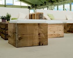 Jede bank ist ein echtes uni. Rustikale Outdoorlounge Teredo Agentur Rindle Trends For Events Eventdesign Eventdekoration