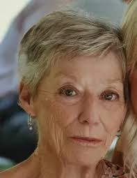 Wendy Haire's Instagram, Twitter & Facebook