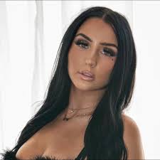 Looking for a makeup artist in McCall July 27th. Any recommendations?