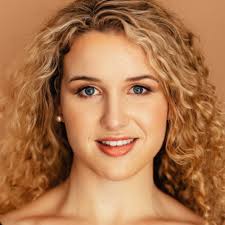 Emma Foster's Instagram, Twitter & Facebook