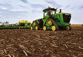 Mais au bout du couloir, elle le rudoie, prétextant qu'elle est fiancée et qu'en outre personne ne doit soupçonner sa nature d'homme à l. L Evolution Du Tracteur Articule La Terre De Chez Nous