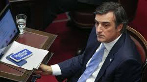 El senador de la coalición opositora explicó que se realizó estudios poco después de que aparezcan las dificultades para hablar. Cuantos Mendocinos Tienen Ela La Enfermedad Que Padece Esteban Bullrich Diario San Rafael