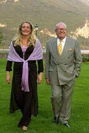 A 48 ans, marine le pen est parvenue à se qualifier pour le second tour de la présidentielle, quinze après son père. Marine Le Pen Les Hommes De Sa Vie