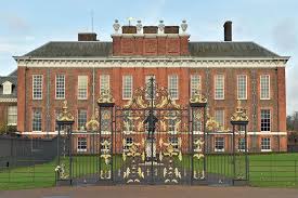 Apartment 1a takes up half of the 17th century palace's clock tower wing and boasts nine bedrooms in four stories. Inside Prince Harry And Meghan Markle S Multigenerational Palace Loveproperty Com