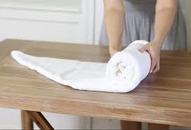 J'utilise des serviettes de format 30x50cm 100% coton lavable à 40°c. Comment Plier Une Serviette De Maniere Compacte Dans Un Placard Une Valise Ou Un Sac Plusieurs Options Pour Les Serviettes De Bain Et De Cuisine