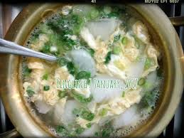 Sayur atau sayuran merupakan sebutan umum bagi bahan pangan nabati yang biasanya mengandung kadar air yang tinggi, yang dapat dikonsumsi setelah dimasak atau diolah dengan teknik tertentu, atau dalam keadaan segar. Resep Sup Lobak Telur By Aneka Resep Sayur Mayur Facebook