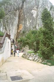 Een grot is een (natuurlijk gevormde) onderaardse ruimte. Aggtelek Nationalpark Reisefuhrer Auf Wikivoyage