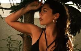 Jun 08, 2021 · christell rodríguez lleva más de un año de relación con roberto parra, un joven con el que ha compartido varias románticas postales en instagram. Daniela Aranguiz Comparte Sensuales Fotos En Su Instagram