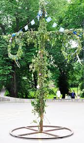 Små grodorna, små grodorna är lustiga att se. Midsommar Gabrielles Blogg