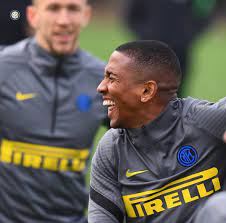 Looking for cute short hair cuts for girls? Ashley Young On Twitter Champions League Ready Say Cheese