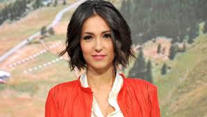 Per un tuffo davanti ai faraglioni. Caterina Balivo Biografia Eta Altezza Figli E Vita Privata Spettegolando