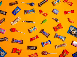 For a healthy diet, the recommended grams of sugar that you should have is somewhere around 20 to 35 grams per day. How Much Sugar Is Really In Popular Halloween Candies