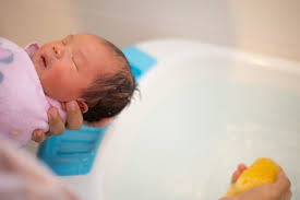 Baby S First Bath Why Should It Be Delayed Babyinfo