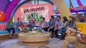 La varita de emiliano y su prima she is extremely sexy en su video