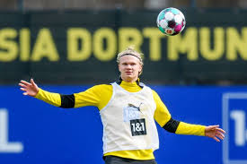 Chelsea could match the money city and united would offer, and use the pull of london to tempt haaland to stamford bridge. 4xvgy8m7ayiopm