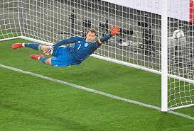 Manuel neuer exulte après son titre en coupe du monde, l'été passé. Einzelkritik Gute Noten Fur Deutsches Offensivtrio