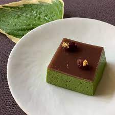 一二三庵女将 on instagram ㅤㅤㅤㅤㅤㅤㅤㅤㅤㅤㅤ ㅤㅤㅤㅤㅤㅤㅤㅤㅤㅤㅤ 五月の和食専科 甘味 初蛍 抹茶のムースの上には自家製餡を宵に見立てて流し あずき蛍を添えて完成です ㅤㅤㅤㅤㅤㅤㅤㅤㅤㅤ desserts wagashi food