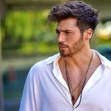 Can yaman diletta leotta maçı birlikte i̇zledi. Can Yaman Kendi Parfum Markasini Cikardi Gelirinin Bir Kismiyla Yardim Yapacak