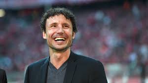 Page) and competitions pages (champions league, premier league and more than 5000 competitions from 30+. Mark Van Bommel Neuer Trainer Von Psv Eindhoven Eurosport