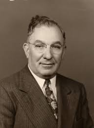 Meet Louis Albert, inventor of Portland Punch. Courtesy of the Oregon  Jewish Museum archive. https://www.ojmche.org/oral-history-people/ louis-albert/