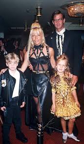 But despite how important allegra is to the narrative of. 60 Geburtstag Sechs Facts Zu Donatella Versace