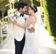 Burak Ozcivit Fahriye Evcen Turkey Weeding 29 06 2017 Turkish Wedding Wedding Couple Poses Photography Bride Headpiece