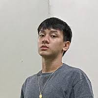 Edward Mutuc's Instagram, Twitter & Facebook