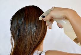 Importante fonte di vitamina c, acido folico, vitamina b e sali minerali, il limone è un prodotto utile contro la caduta dei capelli, perché . Capelli Schiarenti Al Limone 21 Foto Ricette Alleggerite Con Acido Citrico O Succo Di Limone Con Miele Camomilla E Kefir A Casa Recensioni