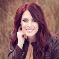 Holly Maxey's Instagram, Twitter & Facebook