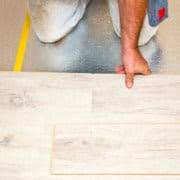 Die problematik der unterschiedlichen ausdehnungskoeffizienten der materialien bekommen heimwerker durch die verlegung einer entkopplungsmatte schnell in den griff. Kann Man Parkett Auf Fliesen Verlegen